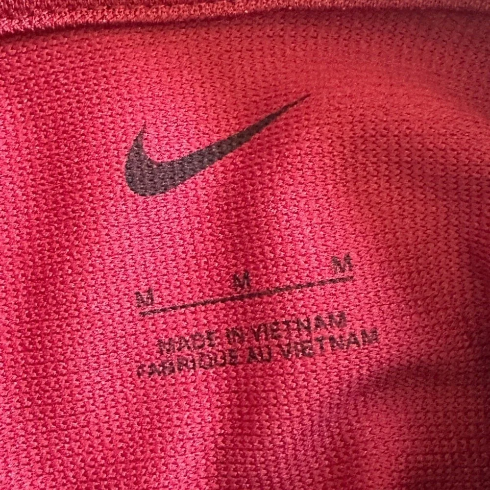 NEW Nike Golf Polo Shirt Mens Medium Burgundy Red Performance Rugby Short Sleeve